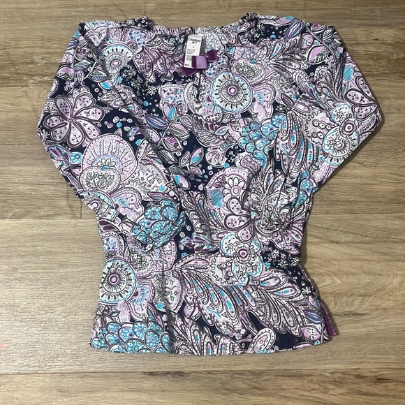 🟡Girls size 6 shirt - Picture 1 of 3